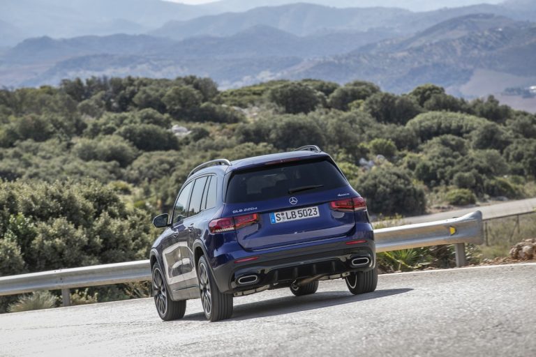 Mercedes GLB: le immagini ufficiali