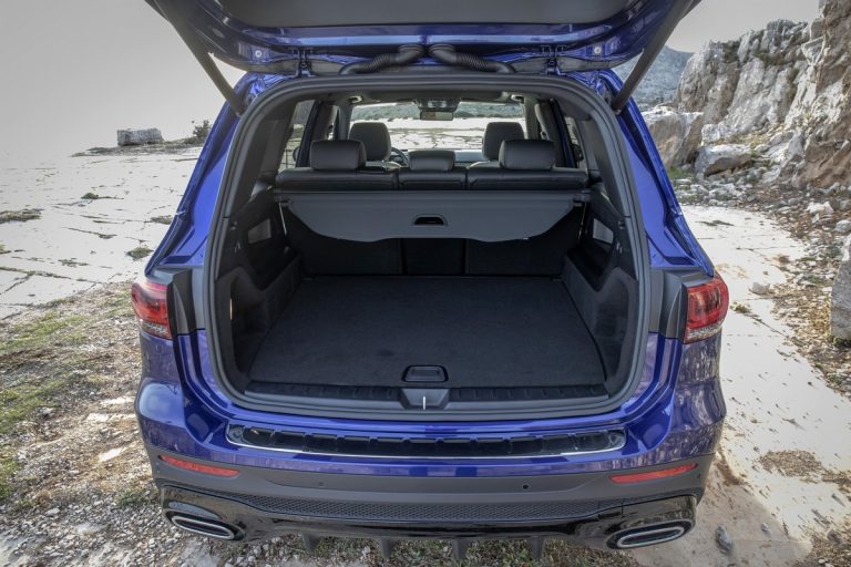 Mercedes GLB: le immagini ufficiali