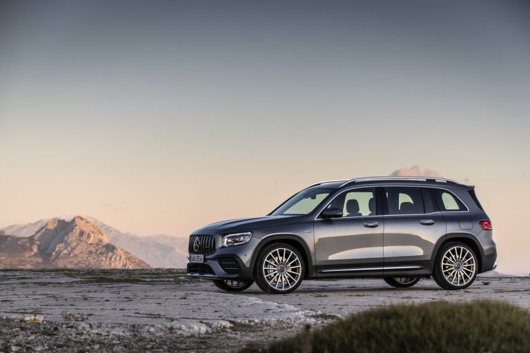 Mercedes GLB: le immagini ufficiali