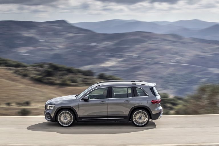 Mercedes GLB: le immagini ufficiali