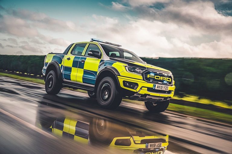 Ford Ranger Raptor e Ford Focus ST SW polizia UK: immagini ufficiali