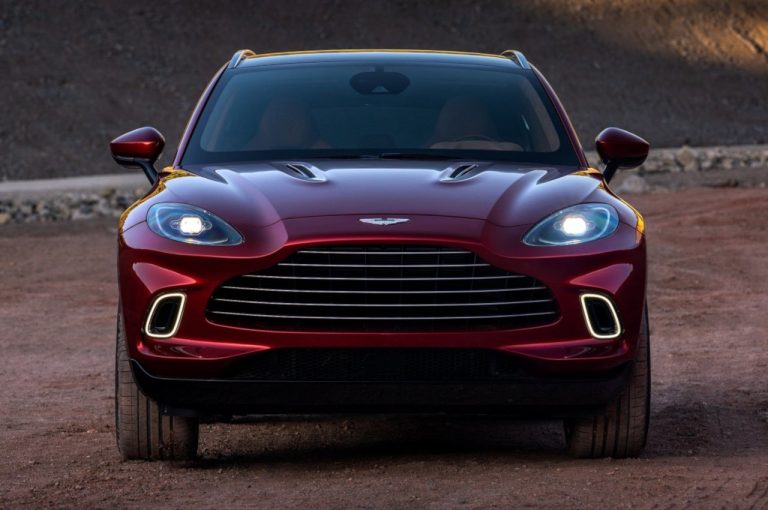 Aston Martin DBX: immagini ufficiali