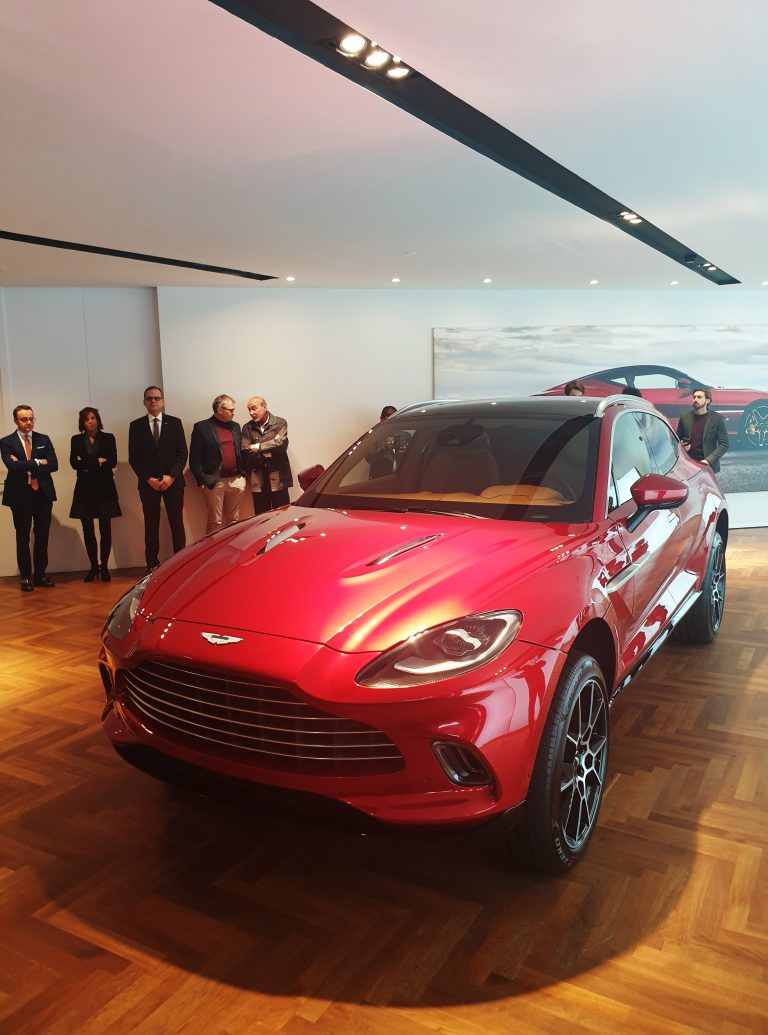 Aston Martin DBX: nuove immagini
