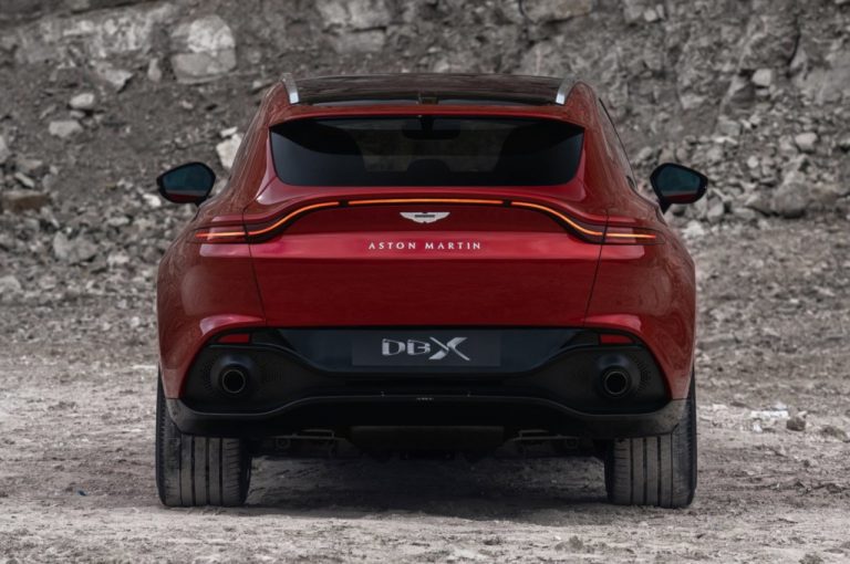 Aston Martin DBX: immagini ufficiali