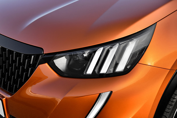 Nuova Peugeot 2008: nuove foto ufficiali