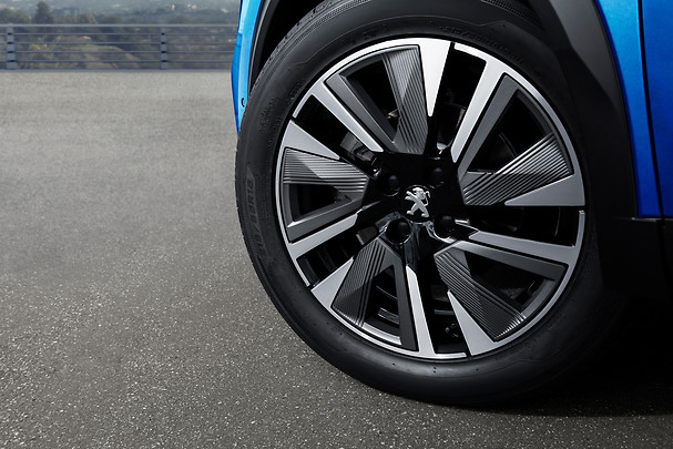 Nuova Peugeot 2008: nuove foto ufficiali