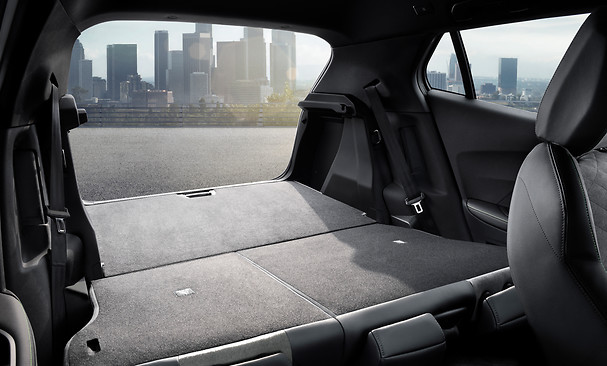 Nuova Peugeot 2008: nuove foto ufficiali