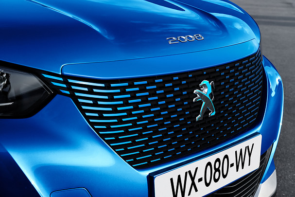 Nuova Peugeot 2008: nuove foto ufficiali