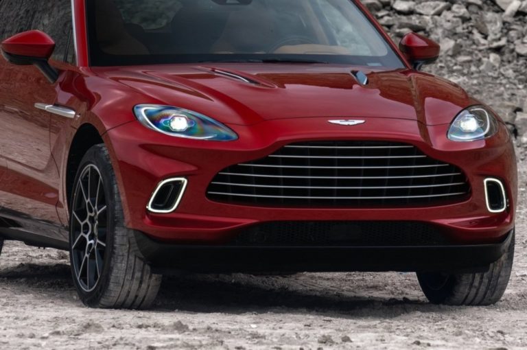 Aston Martin DBX: immagini ufficiali