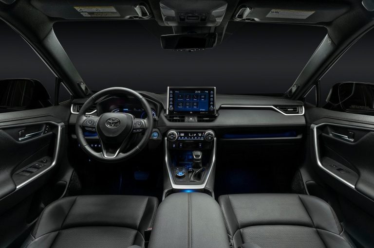Toyota Rav4 Hybrid Plug-in: immagini ufficiali