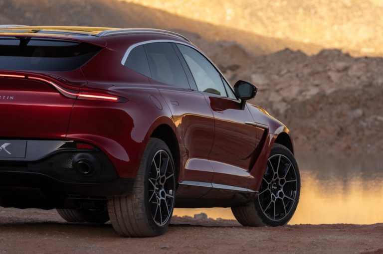 Aston Martin DBX: immagini ufficiali