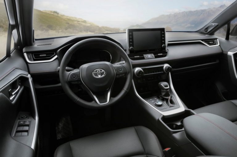 Toyota Rav4 Hybrid Plug-in: immagini ufficiali