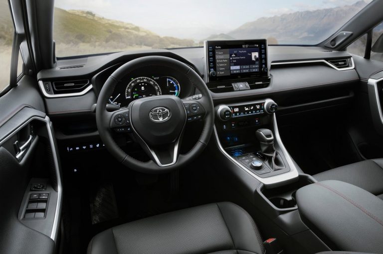 Toyota Rav4 Hybrid Plug-in: immagini ufficiali