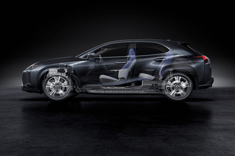 Lexus UX 300E 2020: prime immagini ufficiali