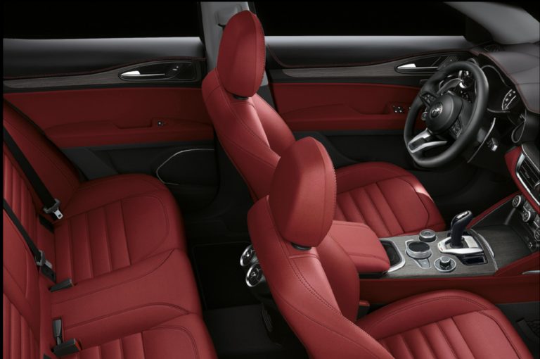 Alfa Romeo Stelvio 2020: immagini ufficiali