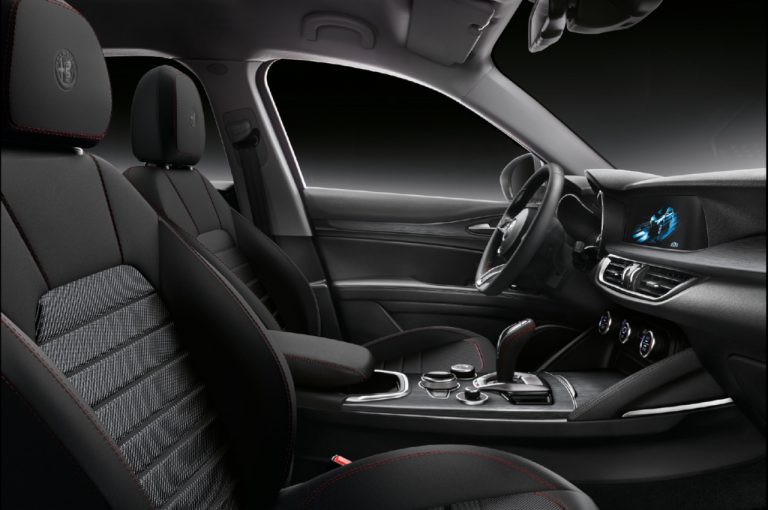 Alfa Romeo Stelvio 2020: immagini ufficiali