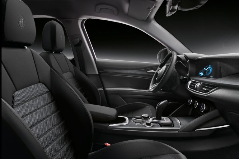 Alfa Romeo Stelvio 2020: immagini ufficiali