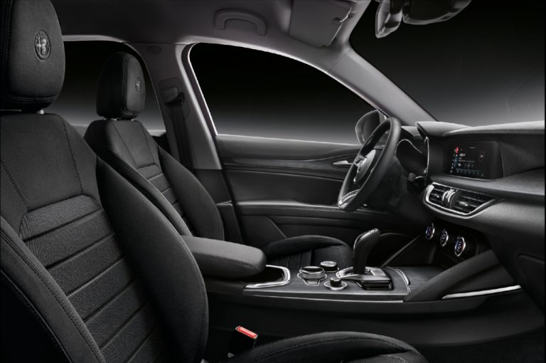 Alfa Romeo Stelvio 2020: immagini ufficiali