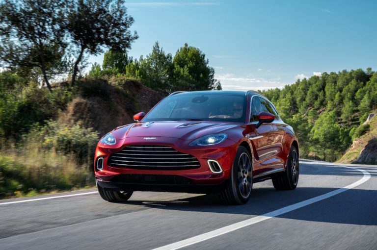 Aston Martin DBX: immagini ufficiali