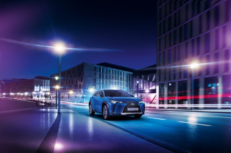 Lexus UX 300E 2020: prime immagini ufficiali