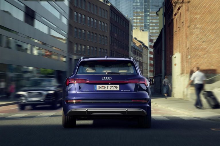 Audi e-tron, aggiornamenti powertrain e di equipaggiamento: immagini ufficiali