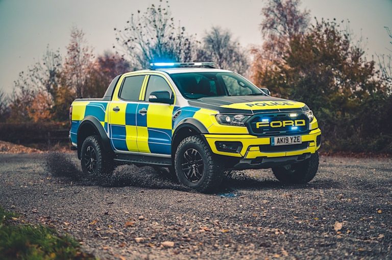 Ford Ranger Raptor e Ford Focus ST SW polizia UK: immagini ufficiali