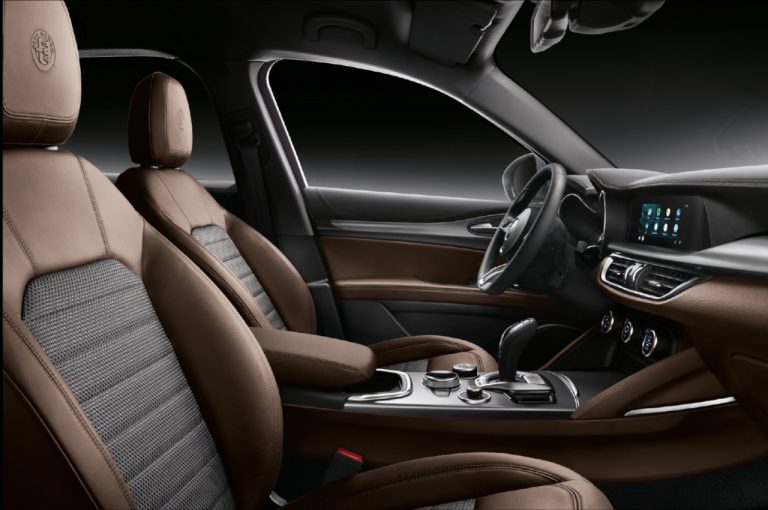 Alfa Romeo Stelvio 2020: immagini ufficiali