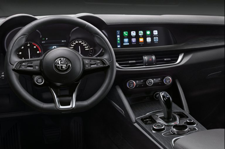 Alfa Romeo Stelvio 2020: immagini ufficiali