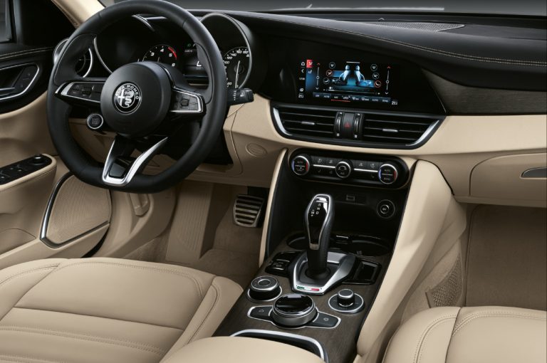 Alfa Romeo Giulia 2020: immagini ufficiali