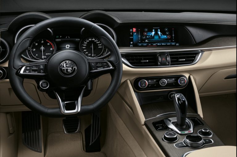 Alfa Romeo Stelvio 2020: immagini ufficiali