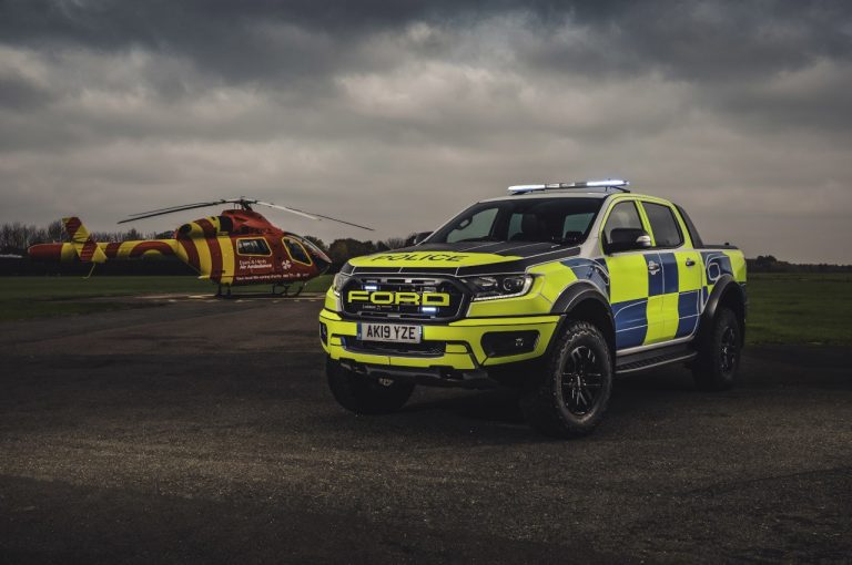 Ford Ranger Raptor e Ford Focus ST SW polizia UK: immagini ufficiali