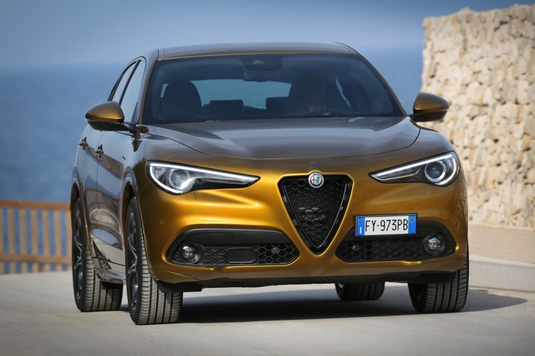 Alfa Romeo Stelvio 2020: immagini ufficiali