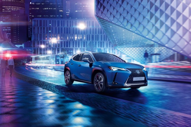 Lexus UX 300E 2020: prime immagini ufficiali