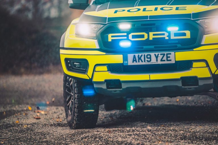 Ford Ranger Raptor e Ford Focus ST SW polizia UK: immagini ufficiali