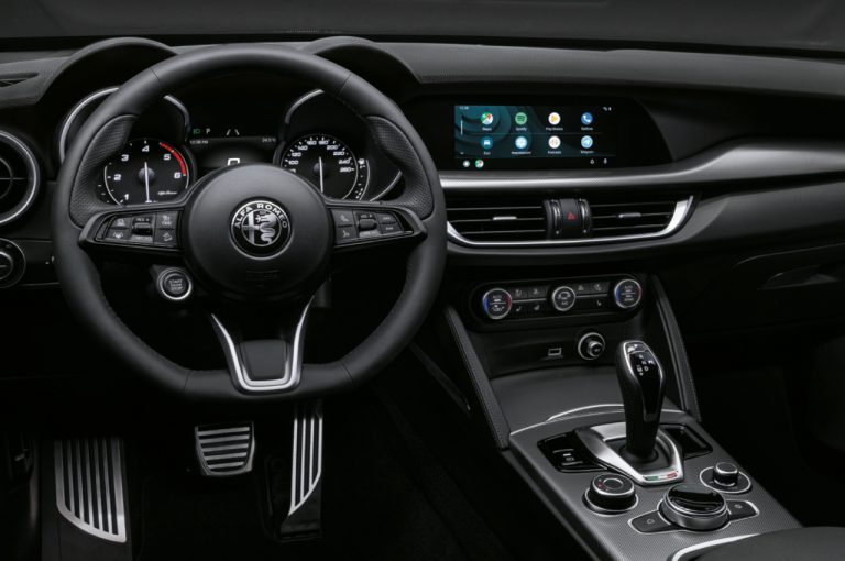 Alfa Romeo Stelvio 2020: immagini ufficiali