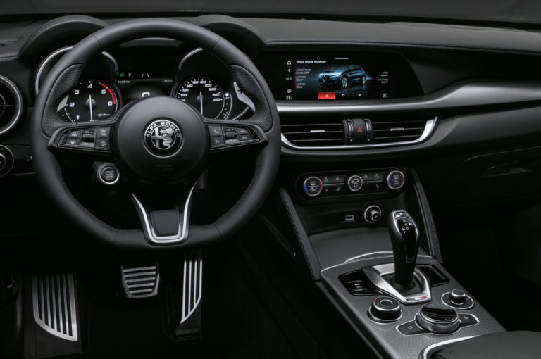 Alfa Romeo Stelvio 2020: immagini ufficiali