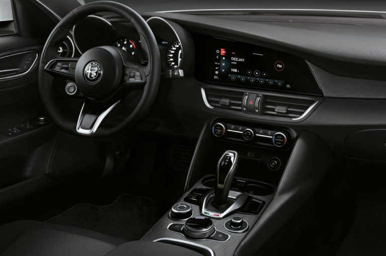 Alfa Romeo Giulia 2020: immagini ufficiali