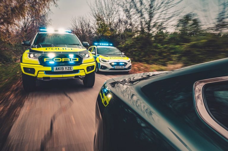 Ford Ranger Raptor e Ford Focus ST SW polizia UK: immagini ufficiali