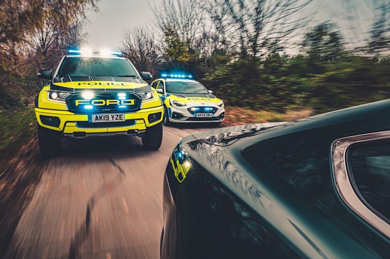 Ford Ranger Raptor e Ford Focus ST SW polizia UK: immagini ufficiali