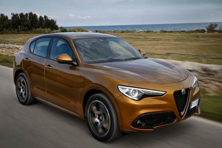 Alfa Romeo Stelvio 2020: immagini ufficiali