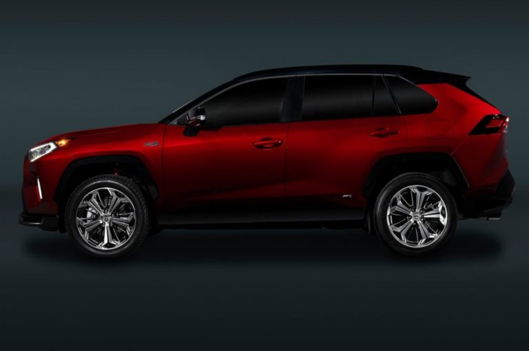 Toyota Rav4 Hybrid Plug-in: immagini ufficiali