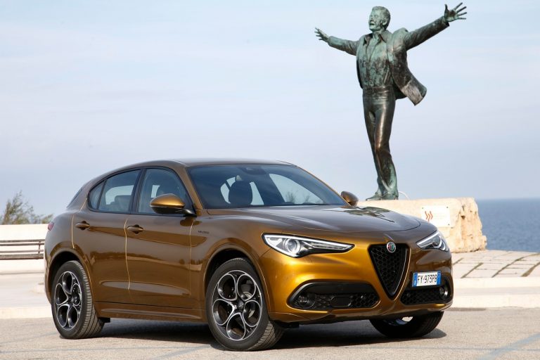 Alfa Romeo Stelvio 2020: immagini ufficiali