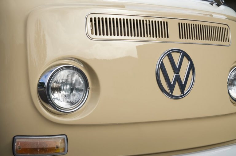 Volkswagen Combi T2 1972 Electrified Concept 2019: immagini ufficiali