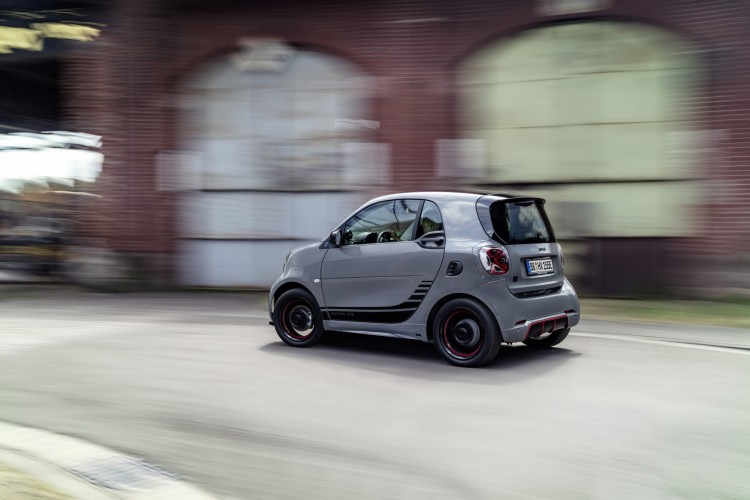 La smart diventa esclusivamente elettrica e parte da 25.000 euro
