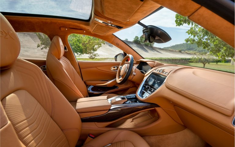 Aston Martin DBX: nuove immagini