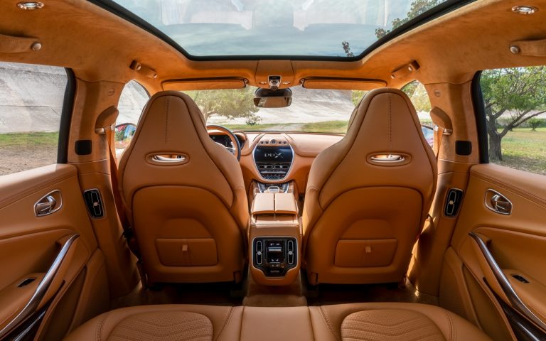 Aston Martin DBX: nuove immagini