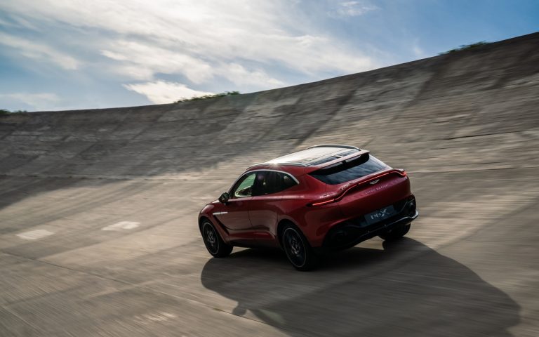 Aston Martin DBX: nuove immagini