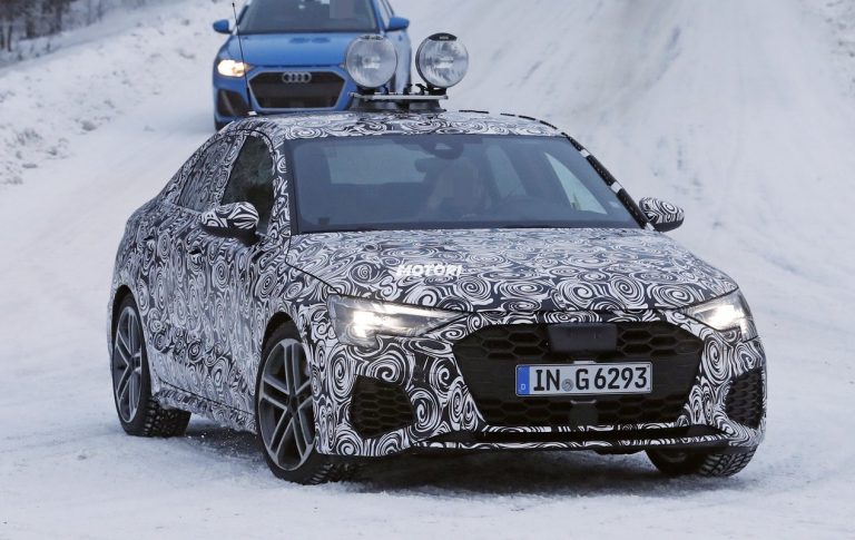 Audi A3 ed S3 berlina: le foto spia