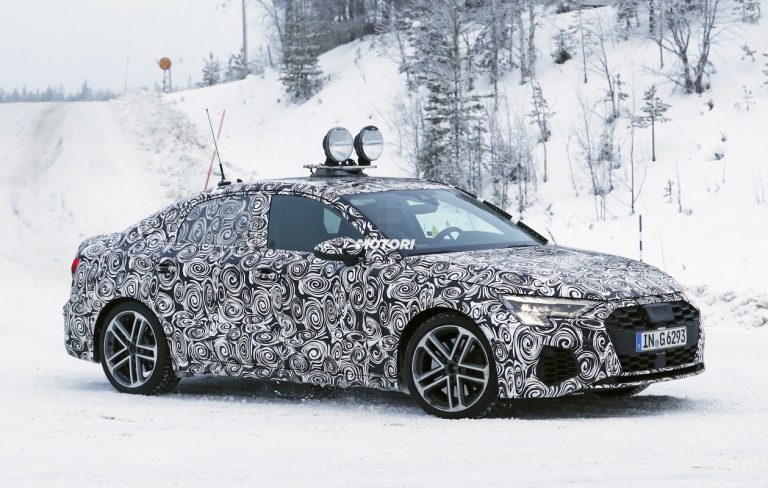 Audi A3 ed S3 berlina: le foto spia