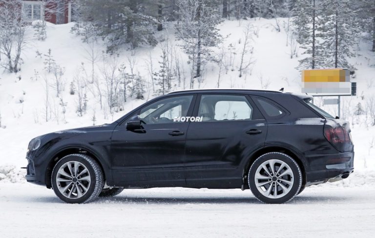 Bentley Bentayga restyling: le foto spia